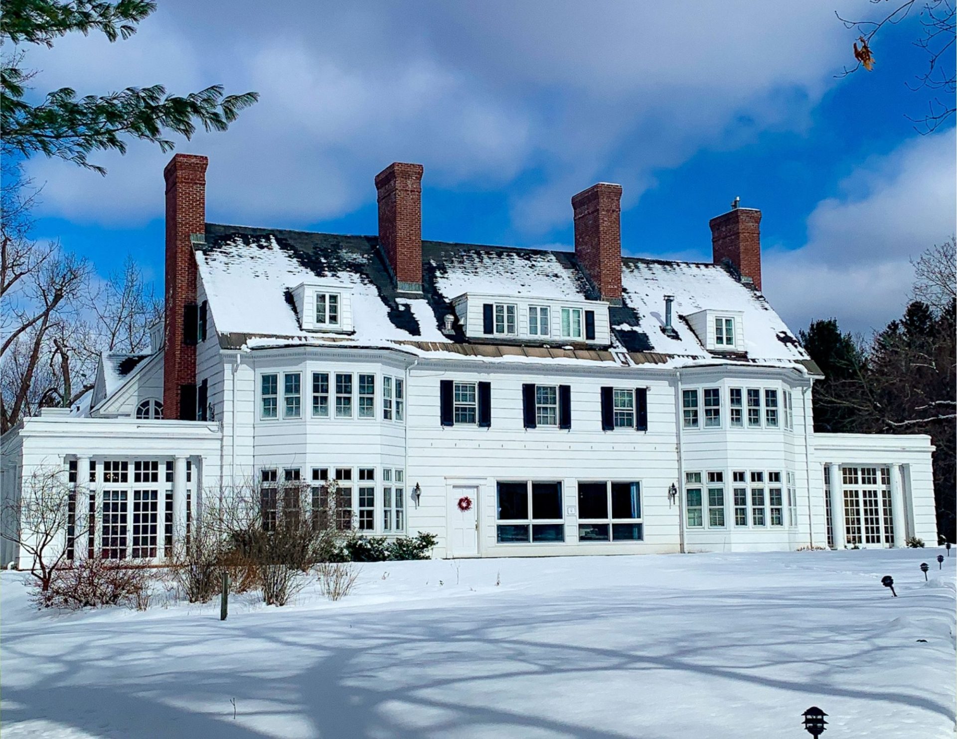 Four Chimneys Inn Bed And Breakfast In Bennington VT - Shorelines ...